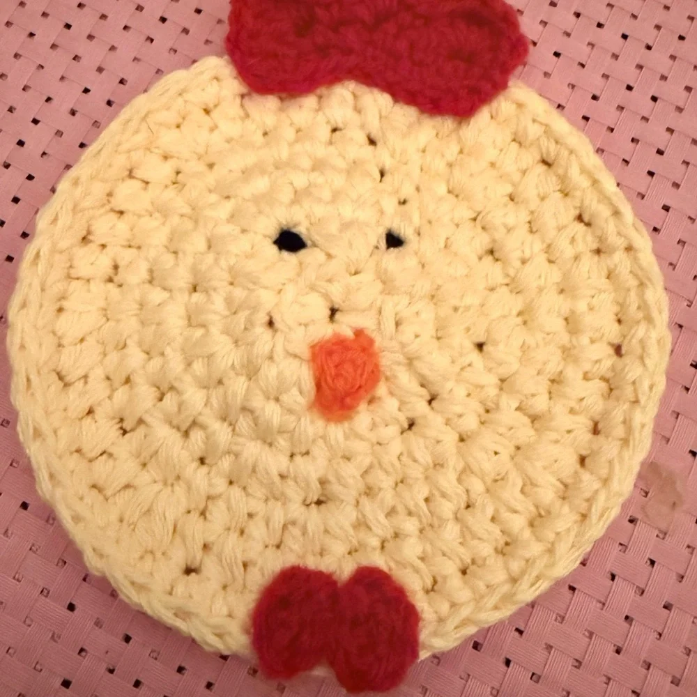 Handmade Crochet Chicken Potholder – Cute Farmhouse Kitchen Decor